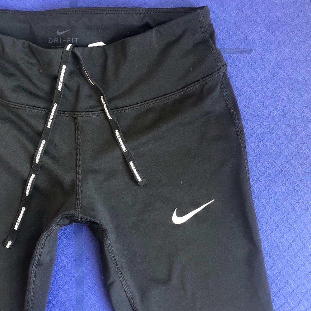 Nike cropped leggings GOOD CONDITION!!